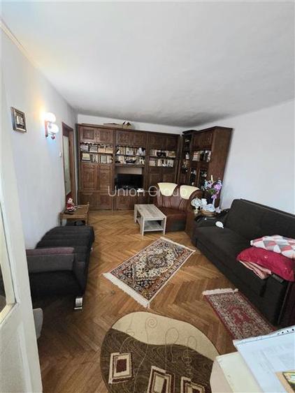 Apartament 3 Camere, Decomandat,  zona Casa de Cultura - 2