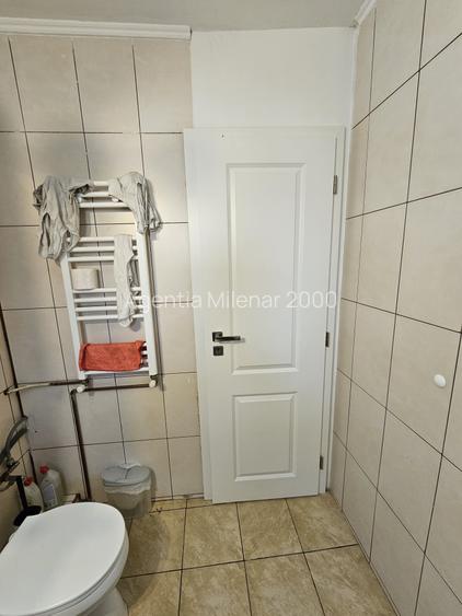 la 10 minute de Spitalul Judetean, la etajul 1-ambient placut si primitor - 12