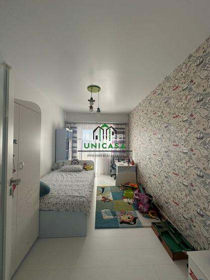 Apartament 4 camere - tip Penthouse - Zona 1 Mai - 23