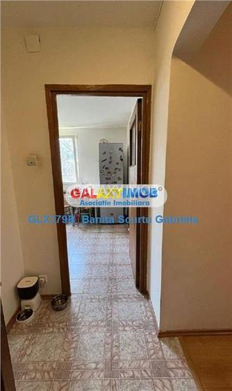 Vanzare apart de 2 camere ,decomandat  etaj 3, ZONA OZANA - 2