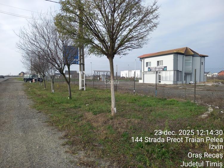 Doua terenuri la pachet - 5