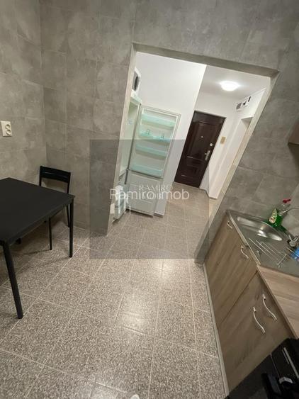 Garsoniera decomandata Obregia 35 mp - 12