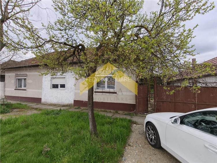 Casa la sol de vanzare in orasul Santana - 3