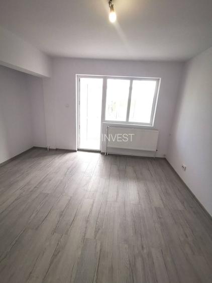 De vanzare apartament cu 2 camere, central. et. 3, 79.900 euro - 4