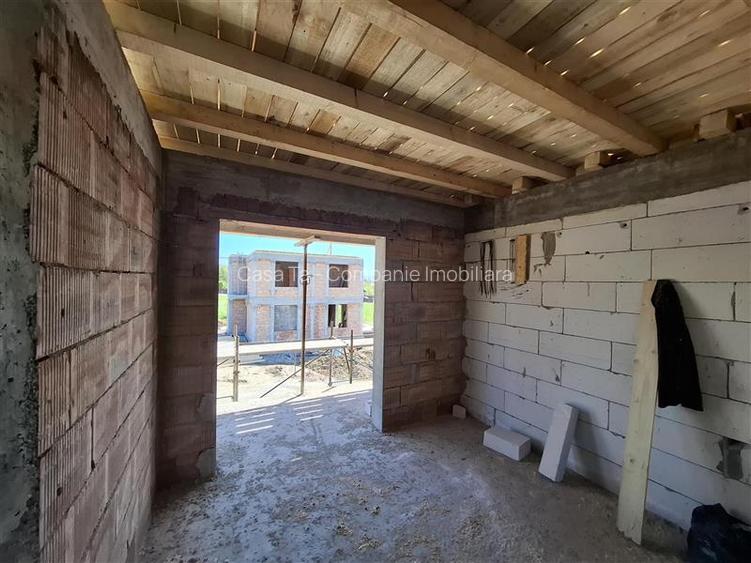 Vila 4 camere Valea Adanca intersectia 5 drumuri - 26