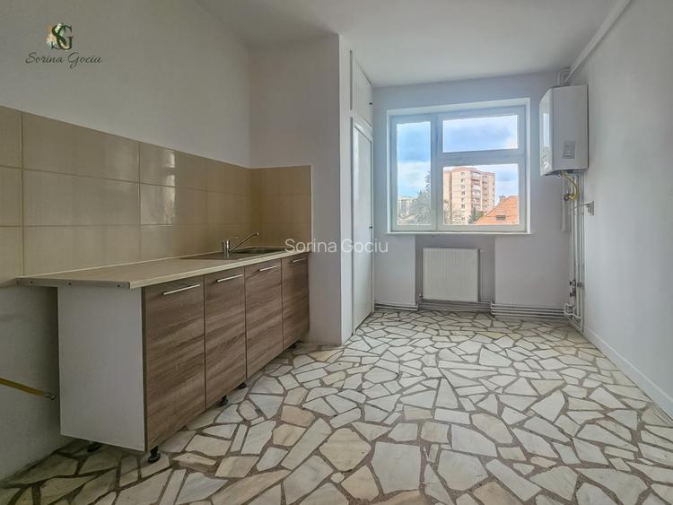 Apartament cu 5 camere cu vedere catre Tampa, Zona Centru Civic - 11