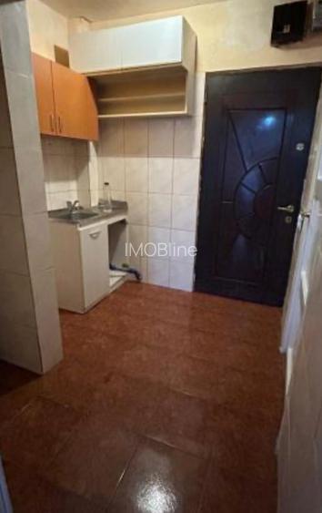garsonieră zona Cet mobilată utilată 22 mp - 2