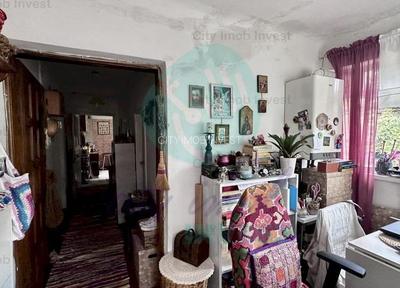 Casa singura la curte  - 7 minute de metrou - 12