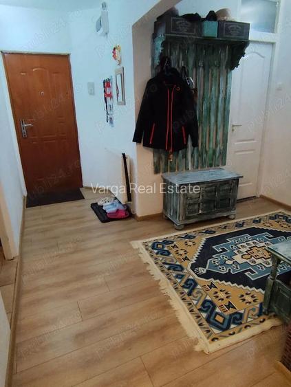 Proprietar, bdul Republicii, apartament 3 camere decomandat, 71 mp. doua bai - 9