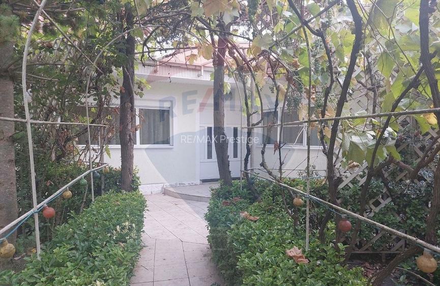 Casă / Vilă cu 5 camere de vânzare în orașul Negru Vodă, zona Central - 18