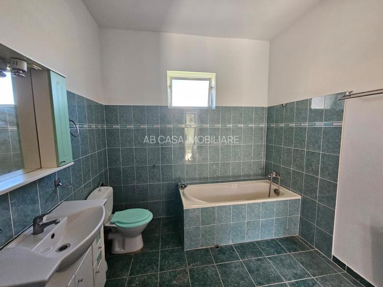 Casă individuală, 6 camere, teren generos, Sânandrei - central, comision 0% - 23