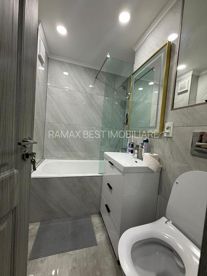 1 Decembrie 1918, 3-4 minute metrou, renovat complet - 2