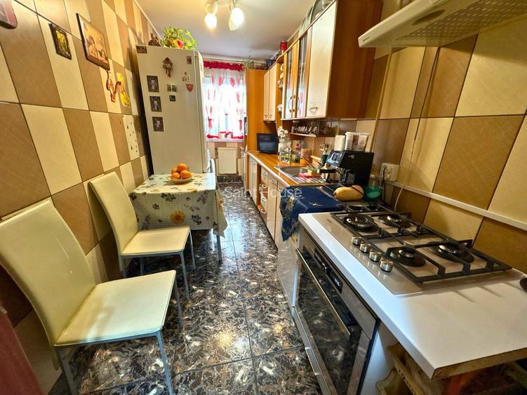 Apartament 3 camere decomandat ( balcon si două pivnițe) - 8