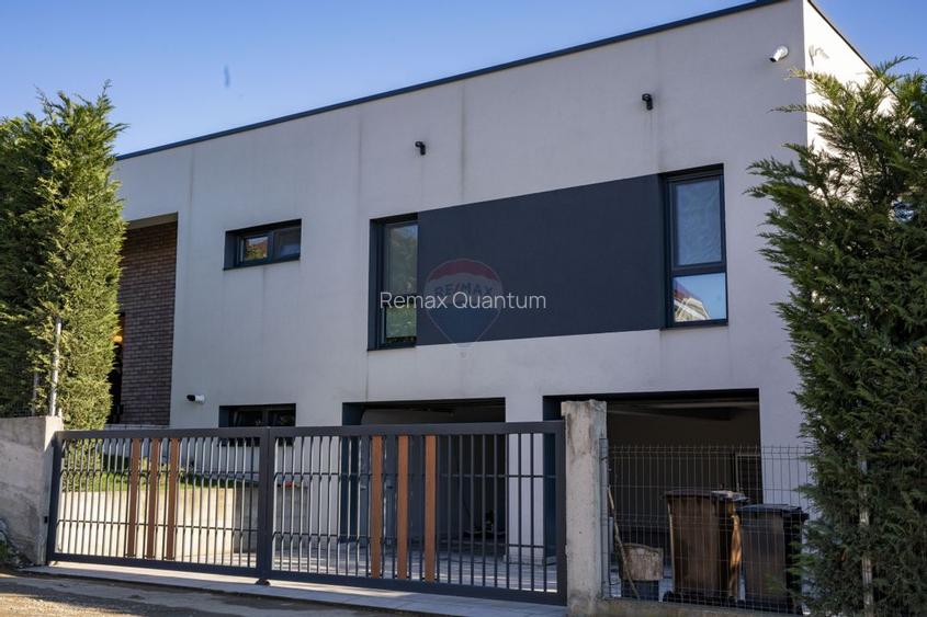 Casă / Vilă cu 5 camere de vânzare în zona Dealuri Oradea - 49