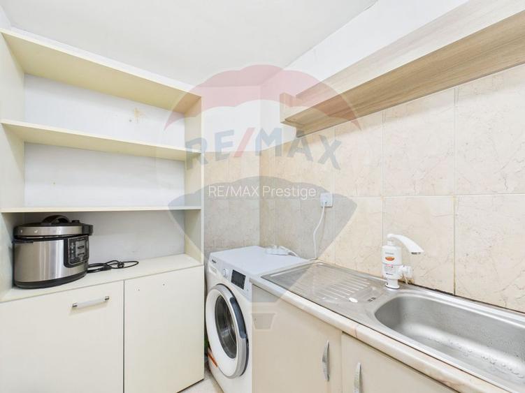 Casă cu două corpuri, ideală pentru firmă, Vitan - 2