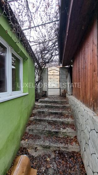 TEREN CU CASA DEMOLABILA - 47