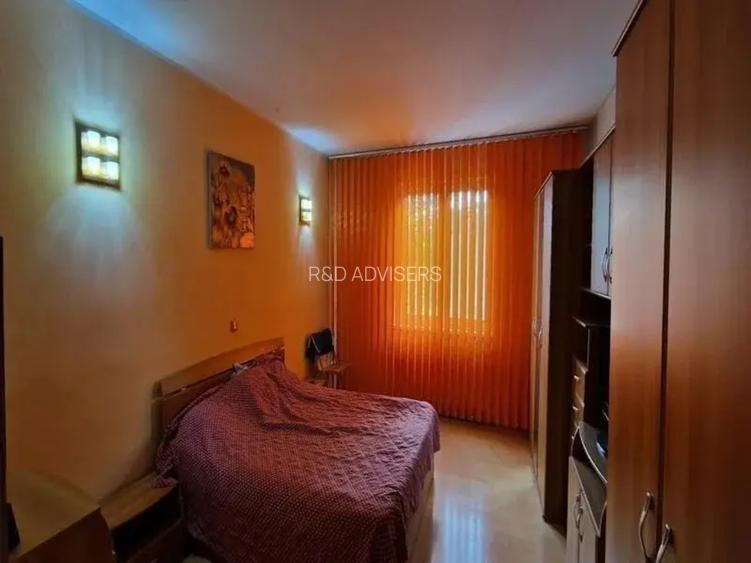 Descoperă Potențialul Casei Spațioase cu 6 Camere în Zona Viilor, București - 2