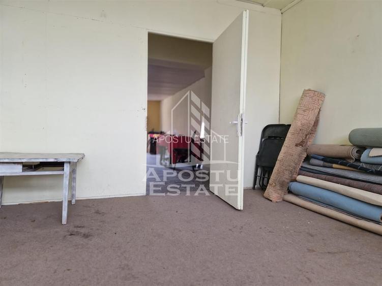 Casa familiala cu spatiu comercial si garaj P+1E+M 720 Mp - 41