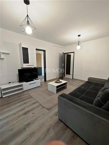 Inchiriere garsoniera decomandata, bloc nou zona Tractorul - 12