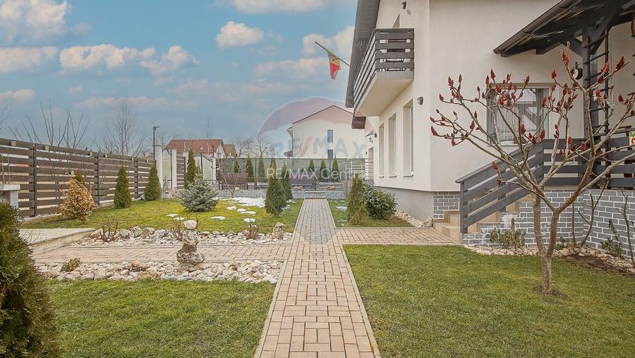 Comision zero, casa individuala + cabana A frame in Bod, la intrare - 50