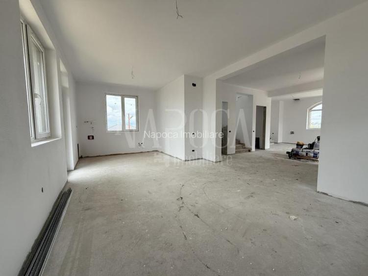 Casa 4 camere de vanzare in Dezmir - 2