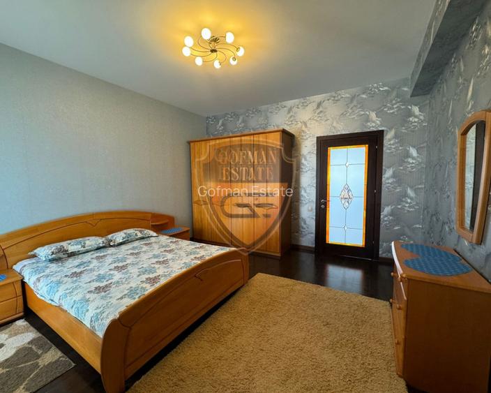 3 camere 180 mp + Parcare privata. Peninsula, Centrul Vechi, Piata Ovidiu - 12