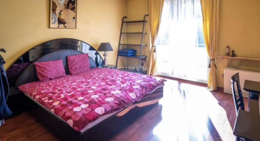 Vanzare vila cu piscina | Damaroaia - Straulesti | teren 2000 mp | deschidere la - 23