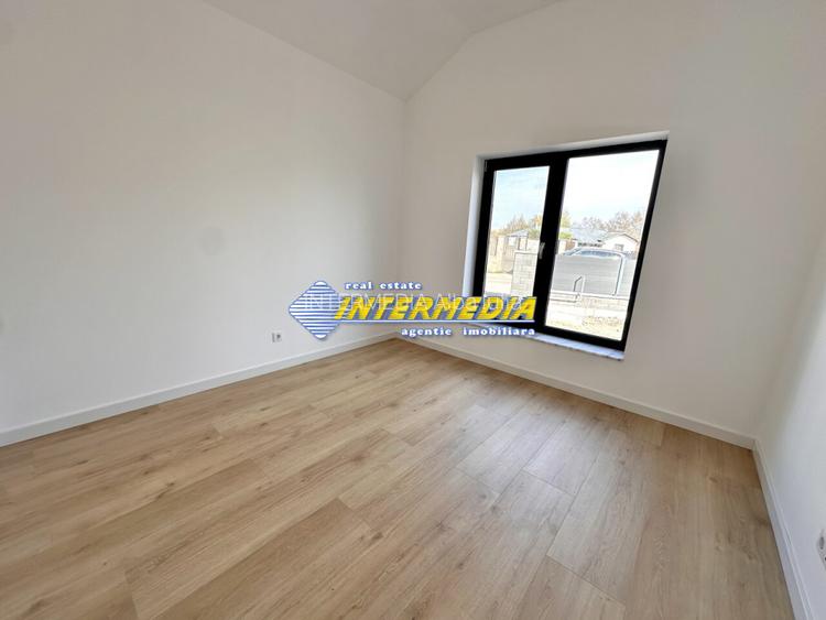 CASA NOUA I 90 MP I FINISATA LA CHEIE I ASFALT I TOATE UTILITATILE I - 12