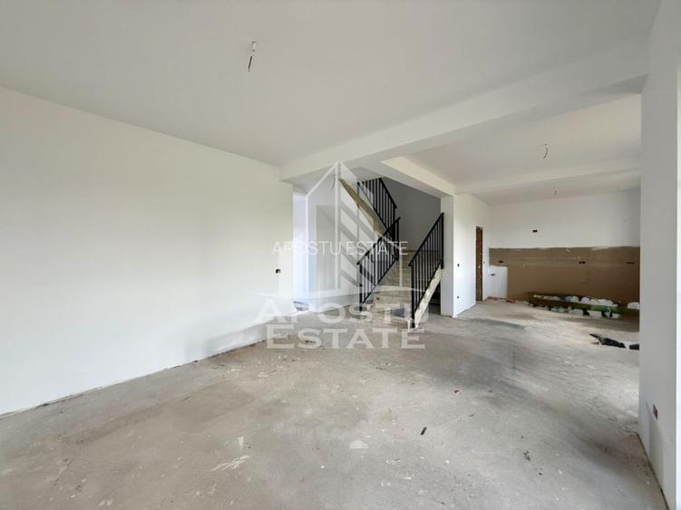 Casa individuala cu 5 camere de vanzare, Ghiroda - Facultate Medicina - 2