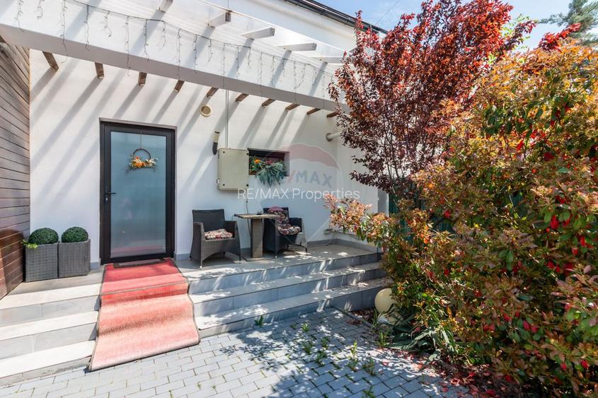 Casă / Vilă cu 5 camere de vanzare, Laguna Albastra, str. Fermei - 22