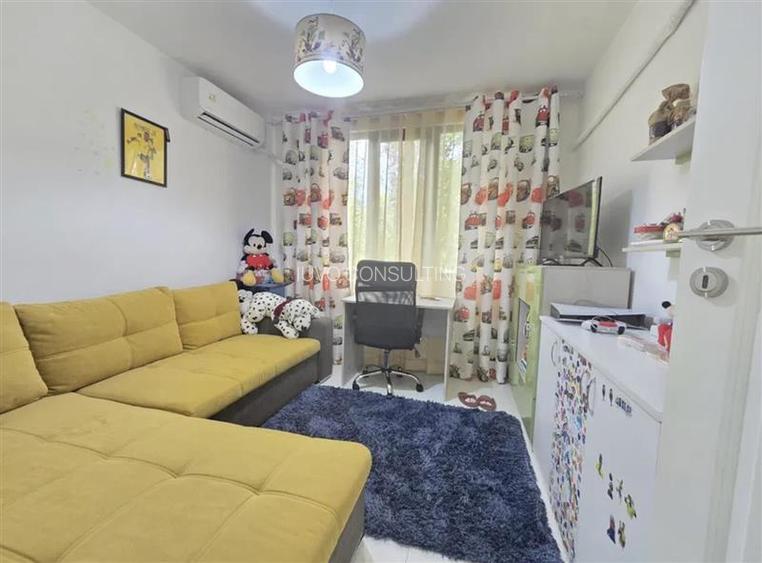 Vanzare Apartament 3 Camere Decomandat Giurgiului-Almasu Mare - 5