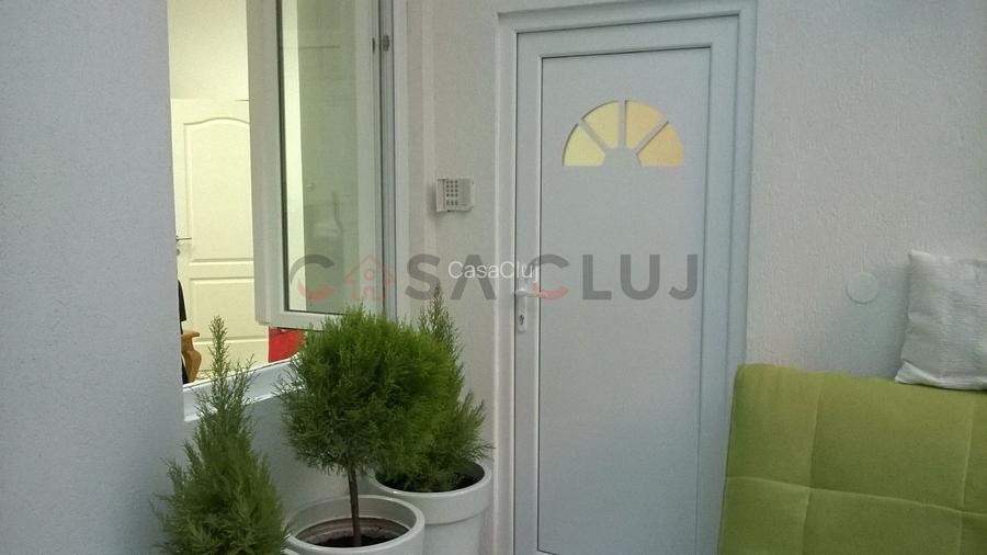 3 Camere curte si loc de parcare, langa Primarie - 6