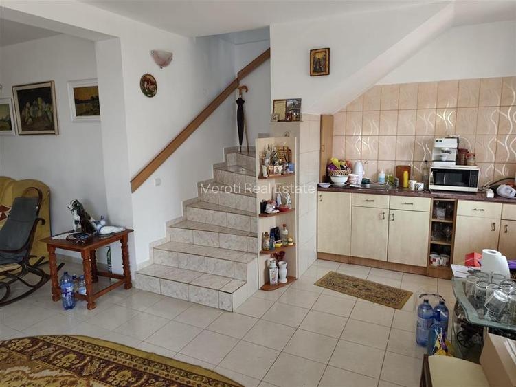 Proprietate spatioasa de vanzare in Gaesti, Dambovita - ideala pentru locuit sau - 3