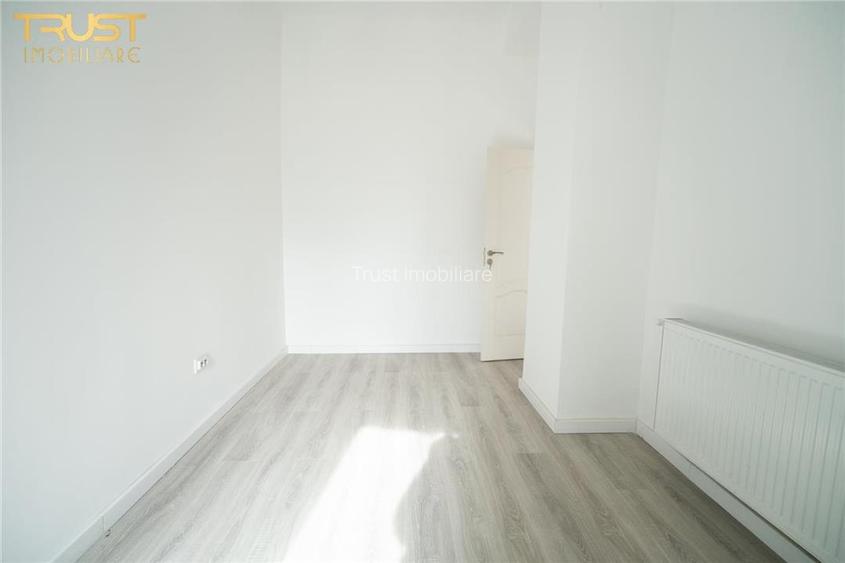 2 camere l Curte interioara l Str.Lombului l Parcare - 3