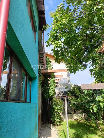 Vila 2005 central,parc 300m,6 cam,2 bai,AC,centrala,garaj,teren 365mp,usor neg. - 12