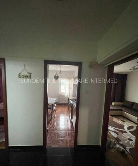 Apartament 2 camere decomandat, zona DELFINARIU - 8