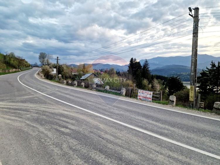 Teren cu vedere la Muntele Ceahlau - 12