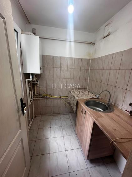 Apartament cu 2 camere, etajul 2/4, zona Alexandru cel Bun - 3