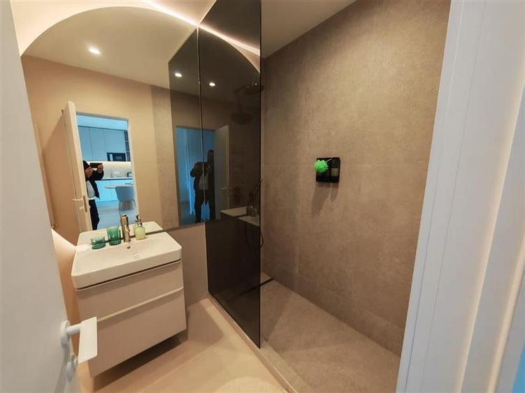 Apartamant 2 cam de vanzare - Aviaitiei Tower - pentru investitie
