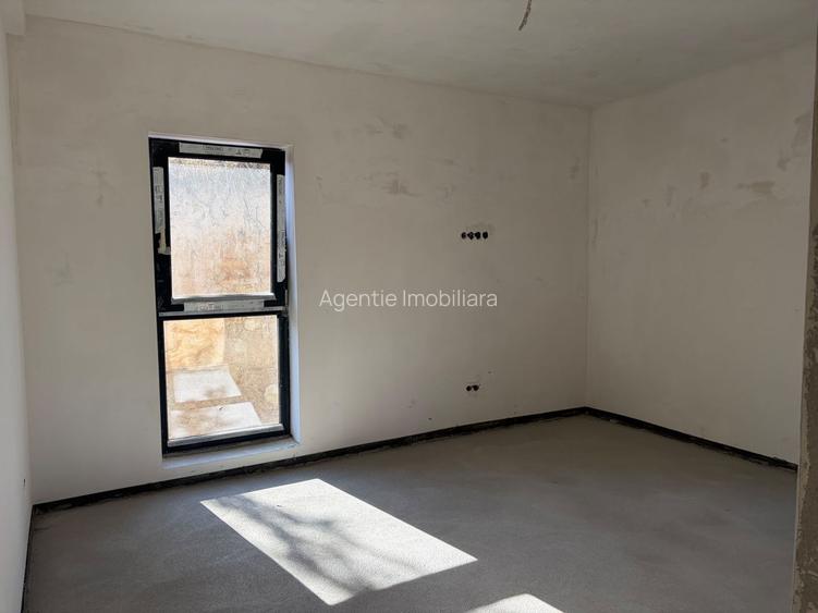Casa individuala 4 camere, 3 bai, S+P+ET, garaj, terasa