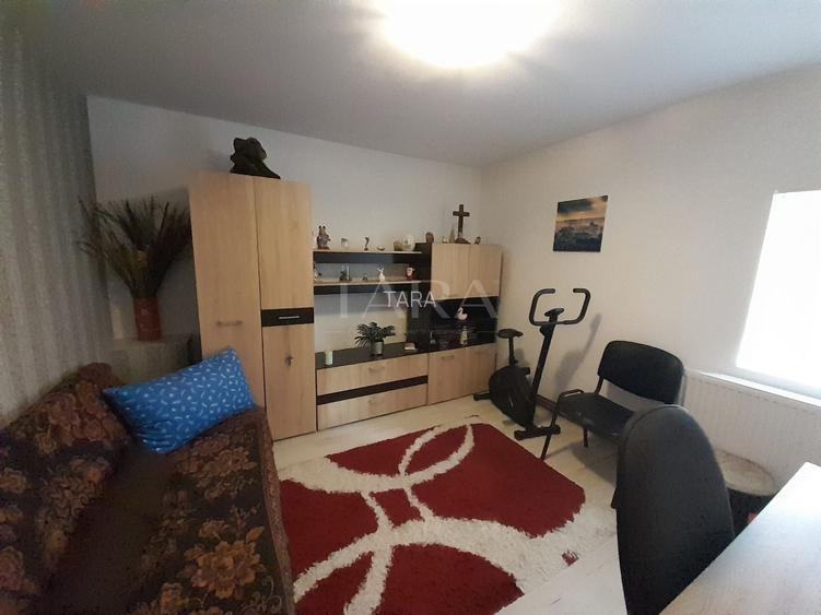 Vanzare apartament la curte comuna in zona centrala - 4