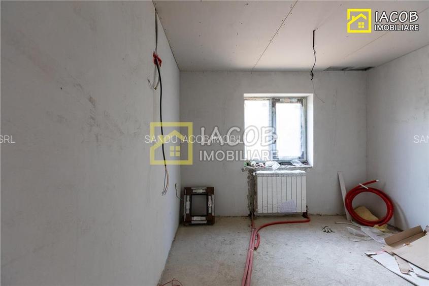 Casa la gri si teren 1070 mp, loc Dumbrava(Itesti), jud Bacau - 18