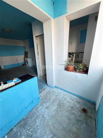 Vanzare garsoniera, zonaTractorul, etajul 1, insorita - 7