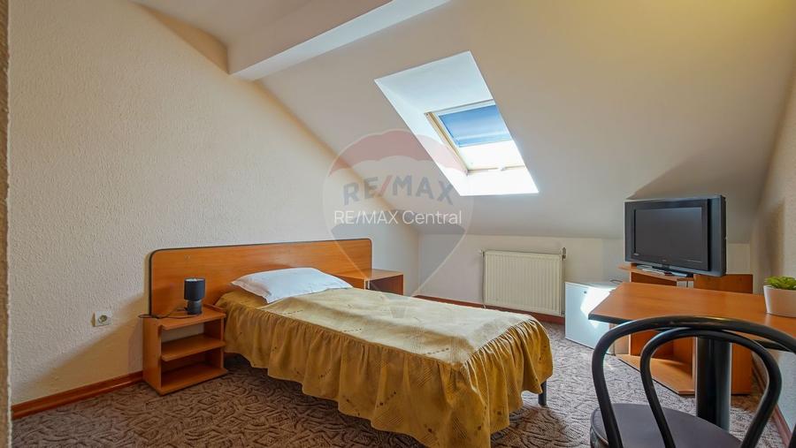 Comision 0 %! Pensiune cu 12 camere de vânzare, str. De Mijloc! - 31