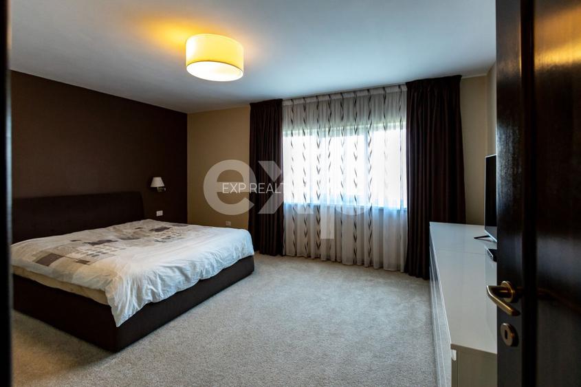 Casă/Vilă duplex cu 5 camere de vânzare, strada 9 Mai- zona Centrală - 11