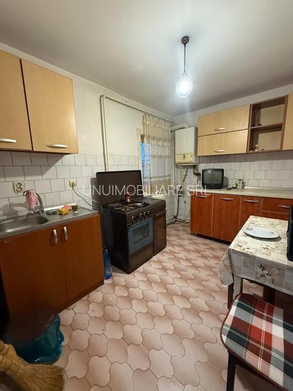 Apartament spațios cu 4 camere – Strada Aurora (lângă Finanțe) - etaj 2/4 - 14