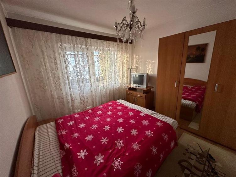 Apartament 3 camere decomandat si balcon Vasile Aaron - 3
