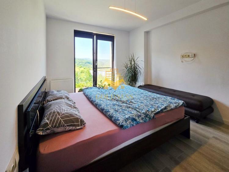 Casă modernă de vânzare, curte, 6 camere, parcare, Zona Vivo, Florești - 11