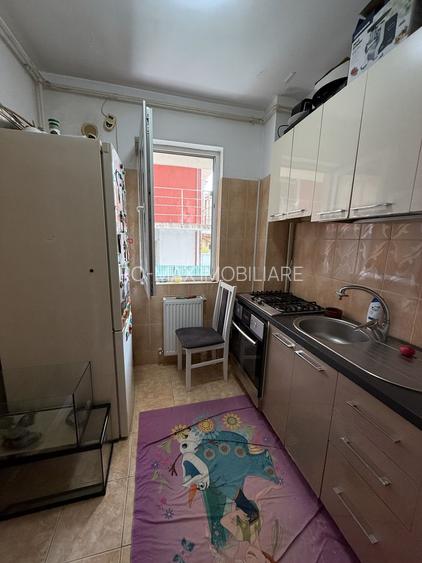 Ap 3 camere - transformat din alipirea a 2 garsoniere - 62 mp - parter - 17