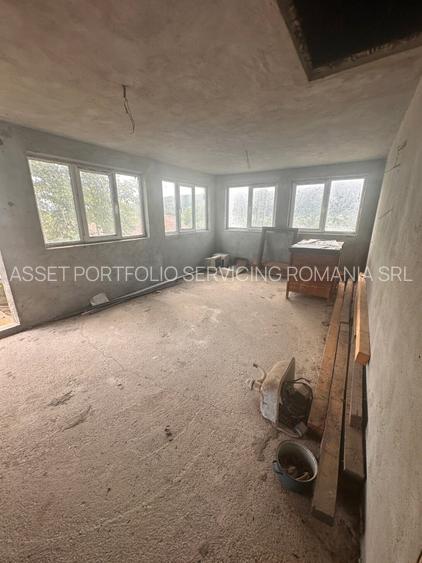 CASA/SPATIU COMERCIAL - GENUNENI - 15